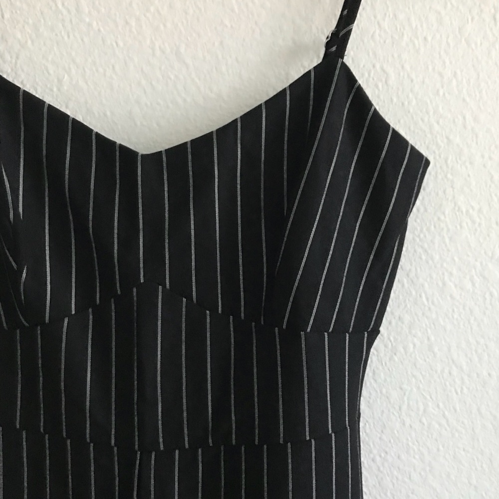 LAST1️⃣//BLACK PINSTRIPED JUMPSUIT - Picture 7 of 8